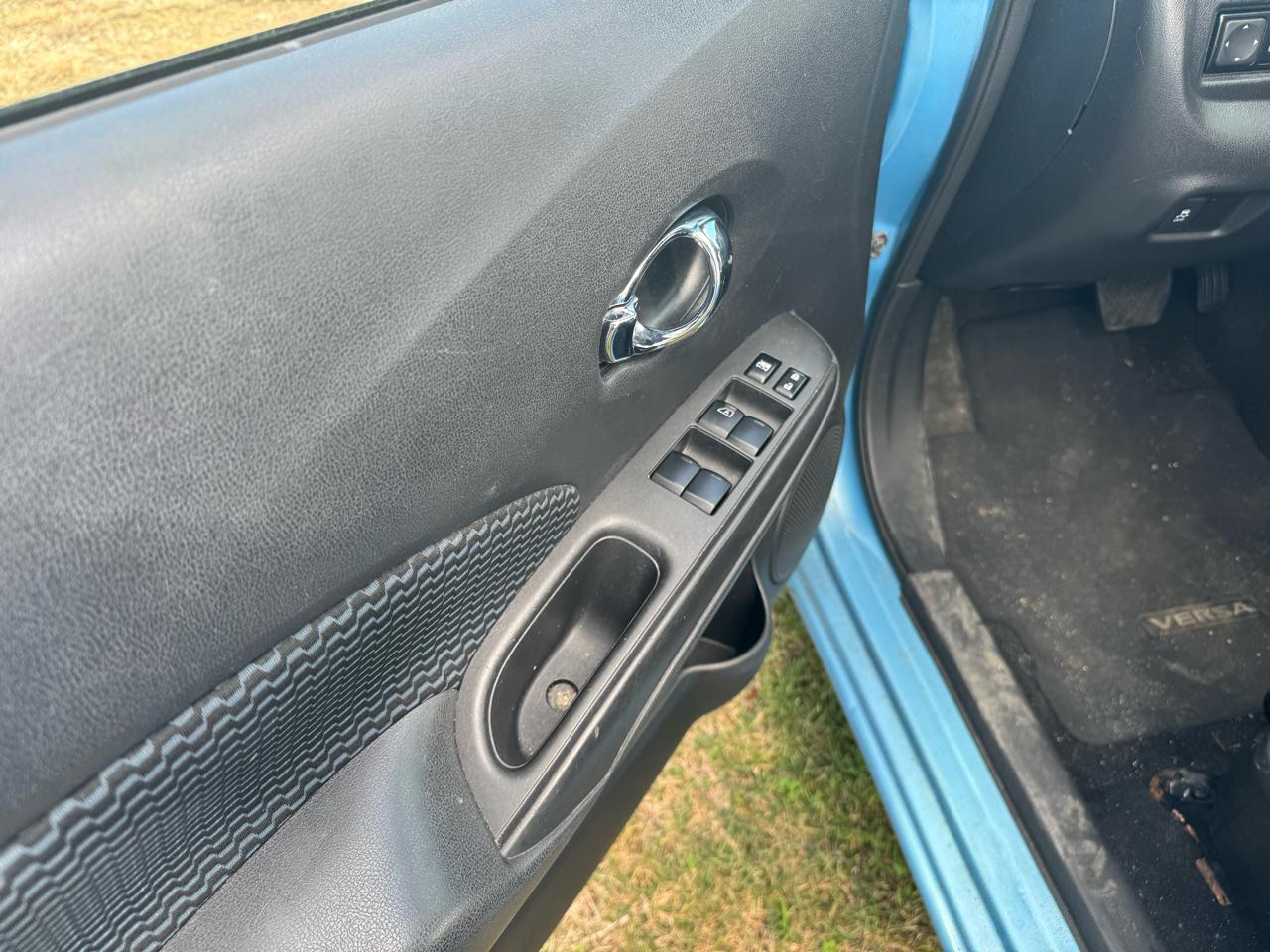 Nissan Versa Note S 2014