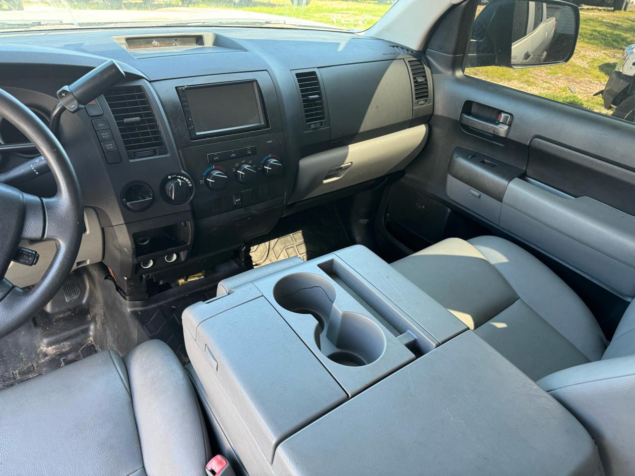 Toyota Tundra Tundra-Grade Double Cab 4.6L 2WD 2012