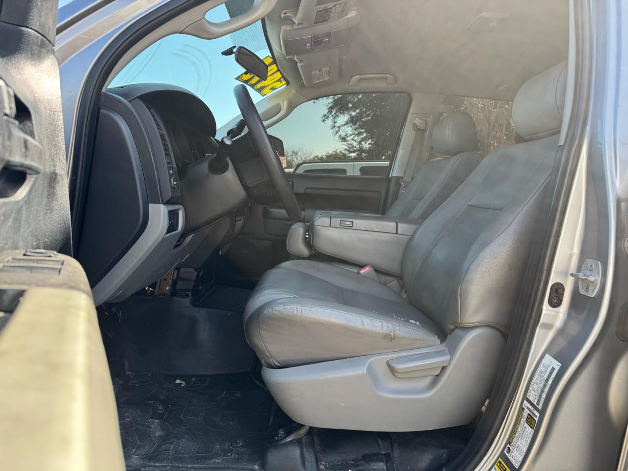 Toyota Tundra Tundra-Grade Double Cab 4.6L 2WD 2012