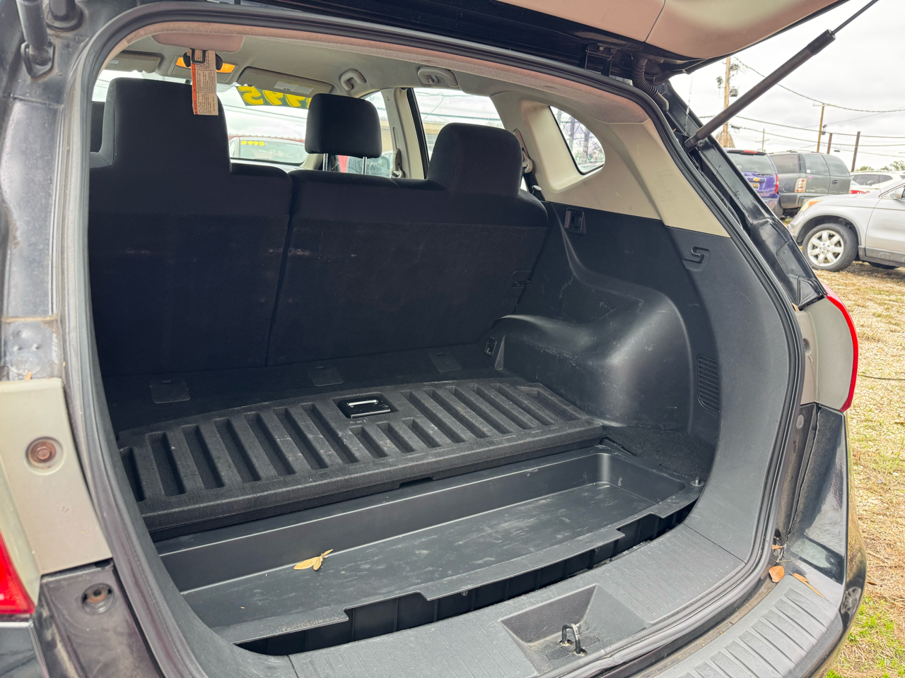 Nissan Rogue S FWD Krom Edition 2011