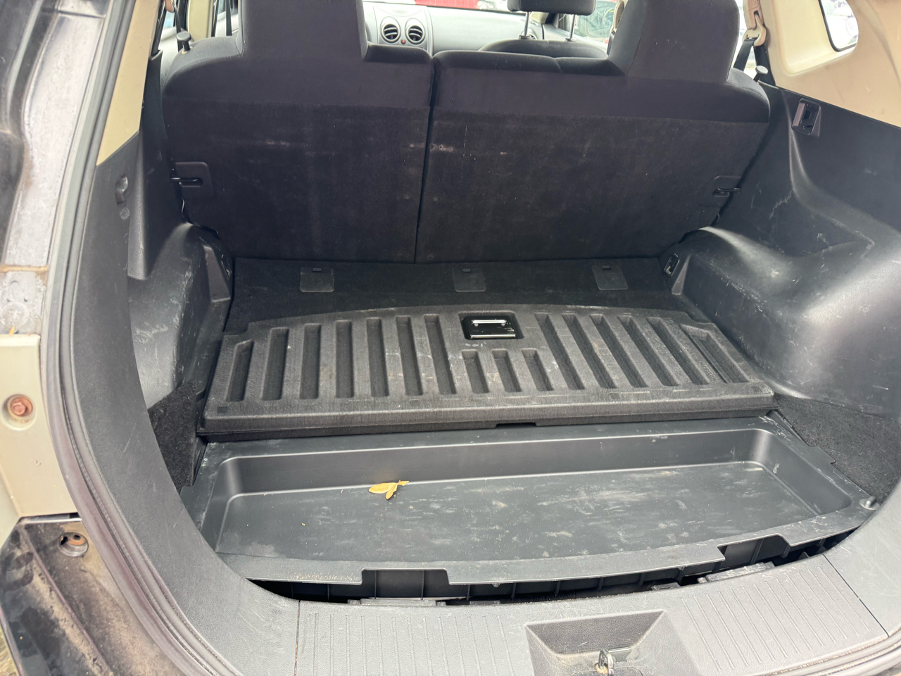 Nissan Rogue S FWD Krom Edition 2011