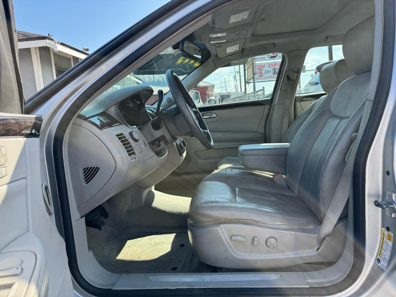 Cadillac DTS Luxury 2011