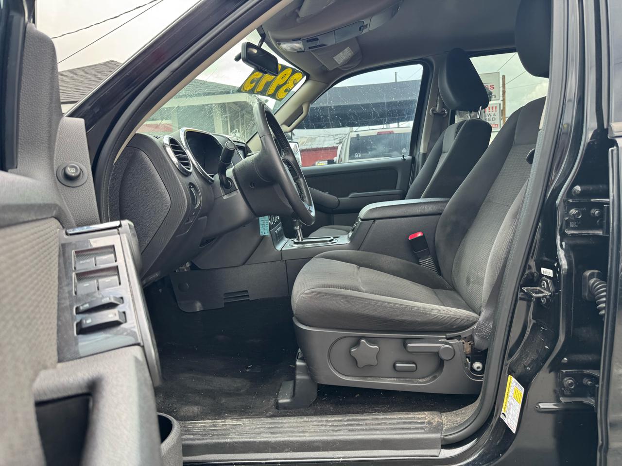 Ford Explorer XLT 4.0L 4WD 2009