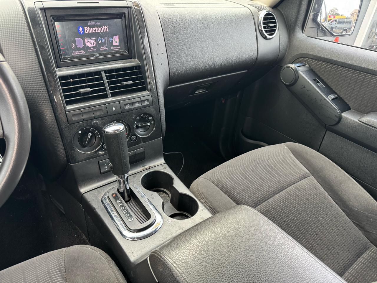 Ford Explorer XLT 4.0L 4WD 2009