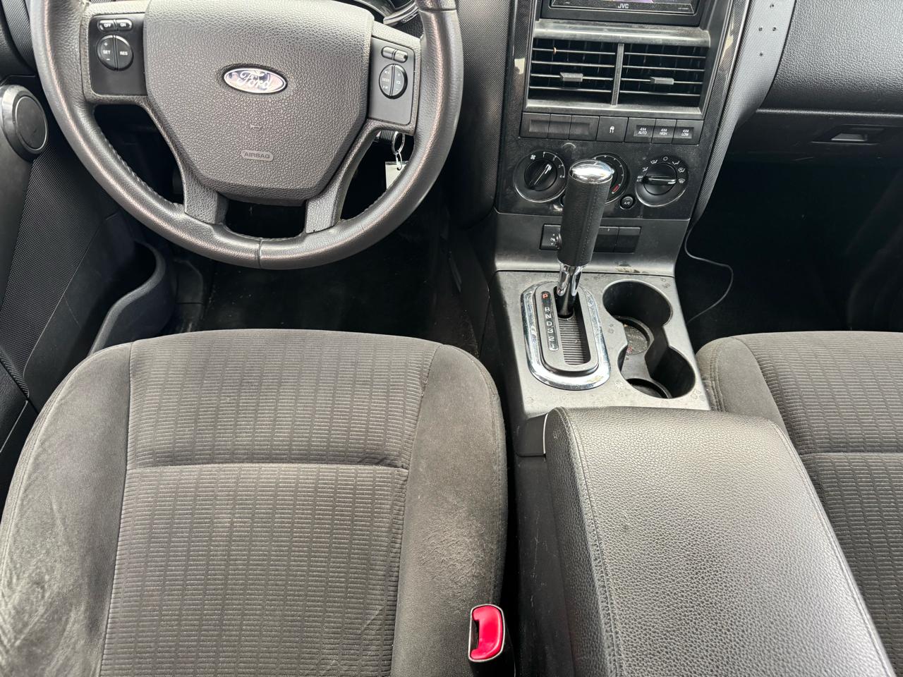 Ford Explorer XLT 4.0L 4WD 2009