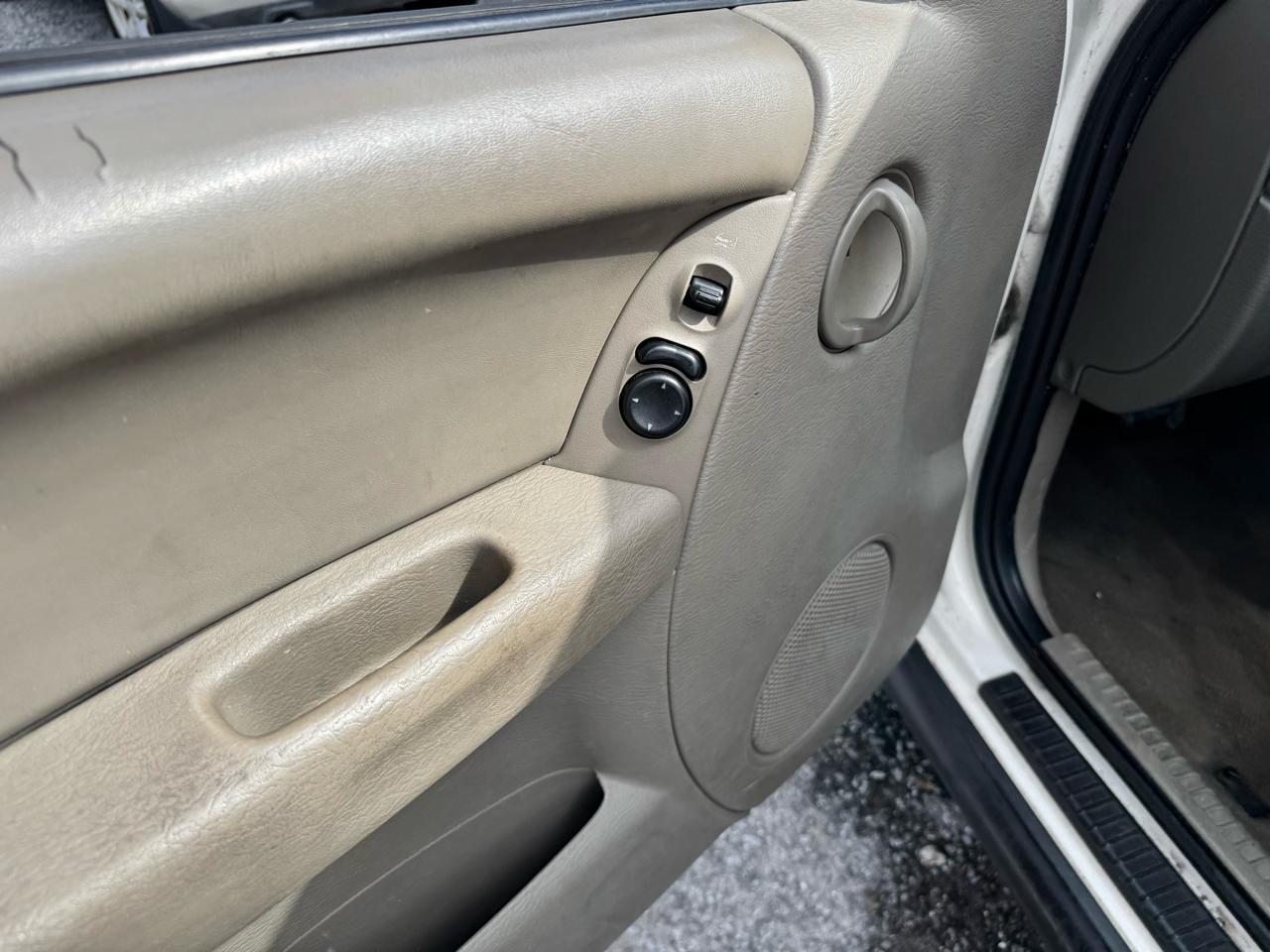 Jeep Liberty Sport 2WD 2006