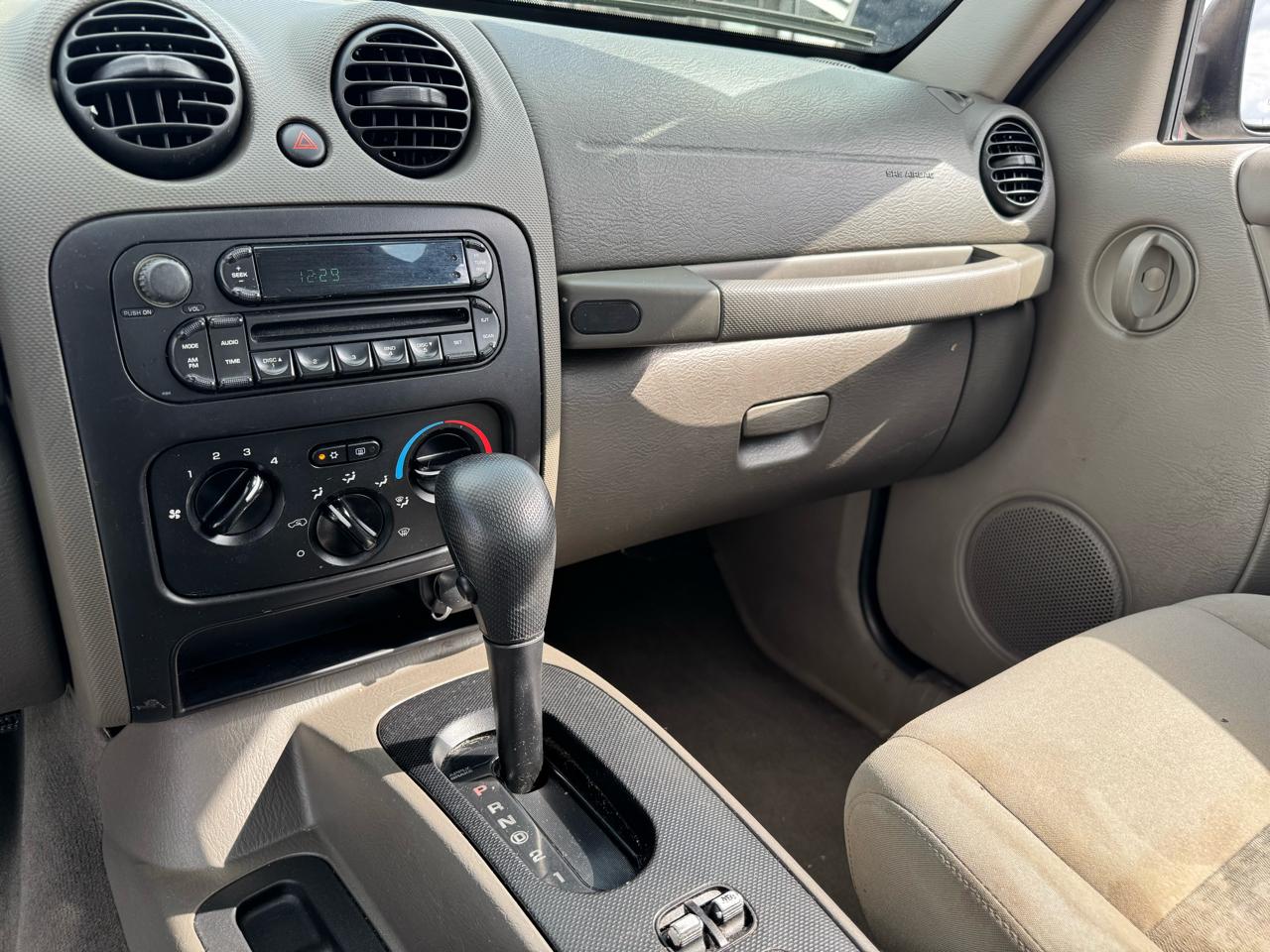 Jeep Liberty Sport 2WD 2006