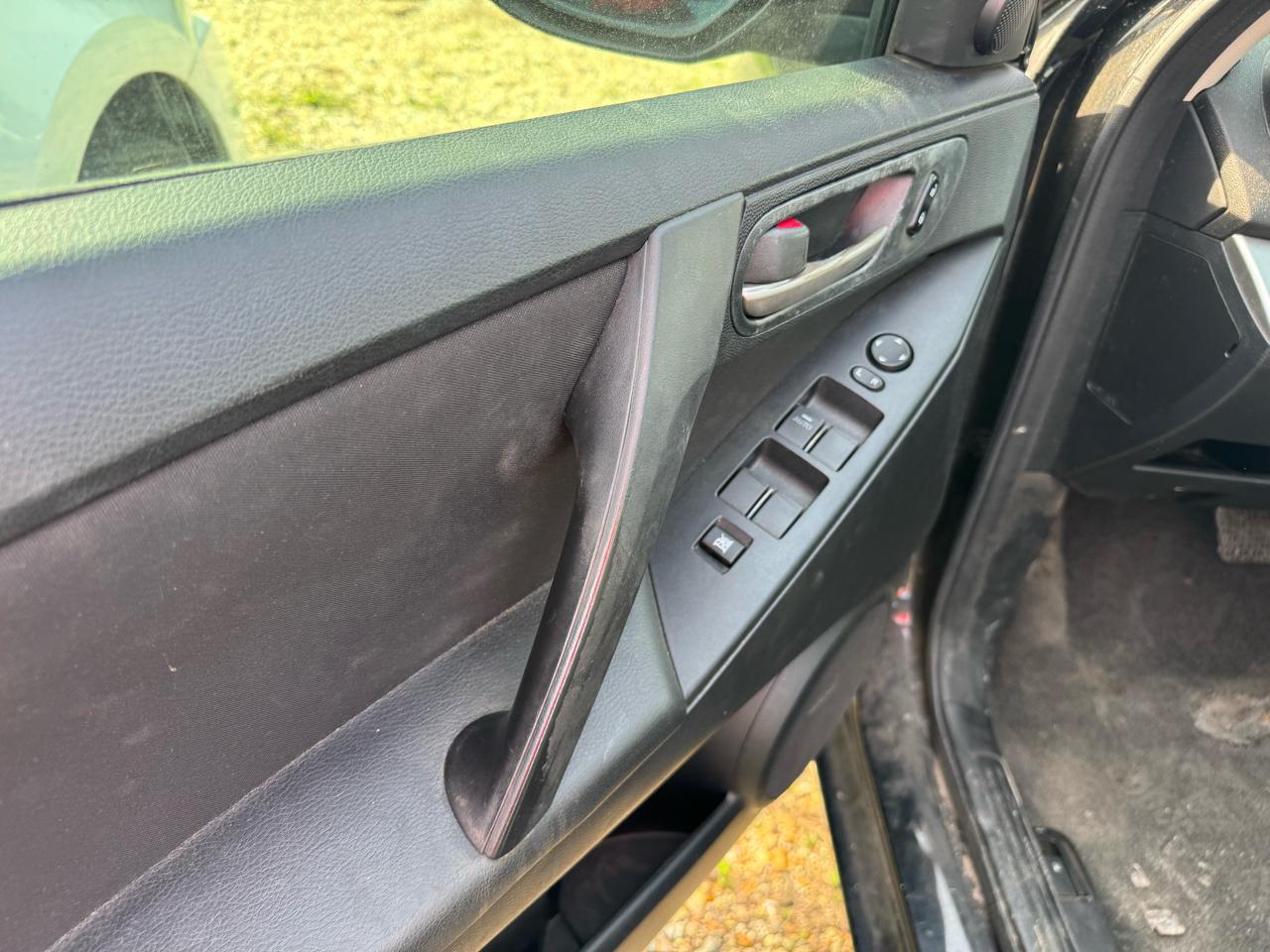 Mazda MAZDA3 i Touring 4-door 2010