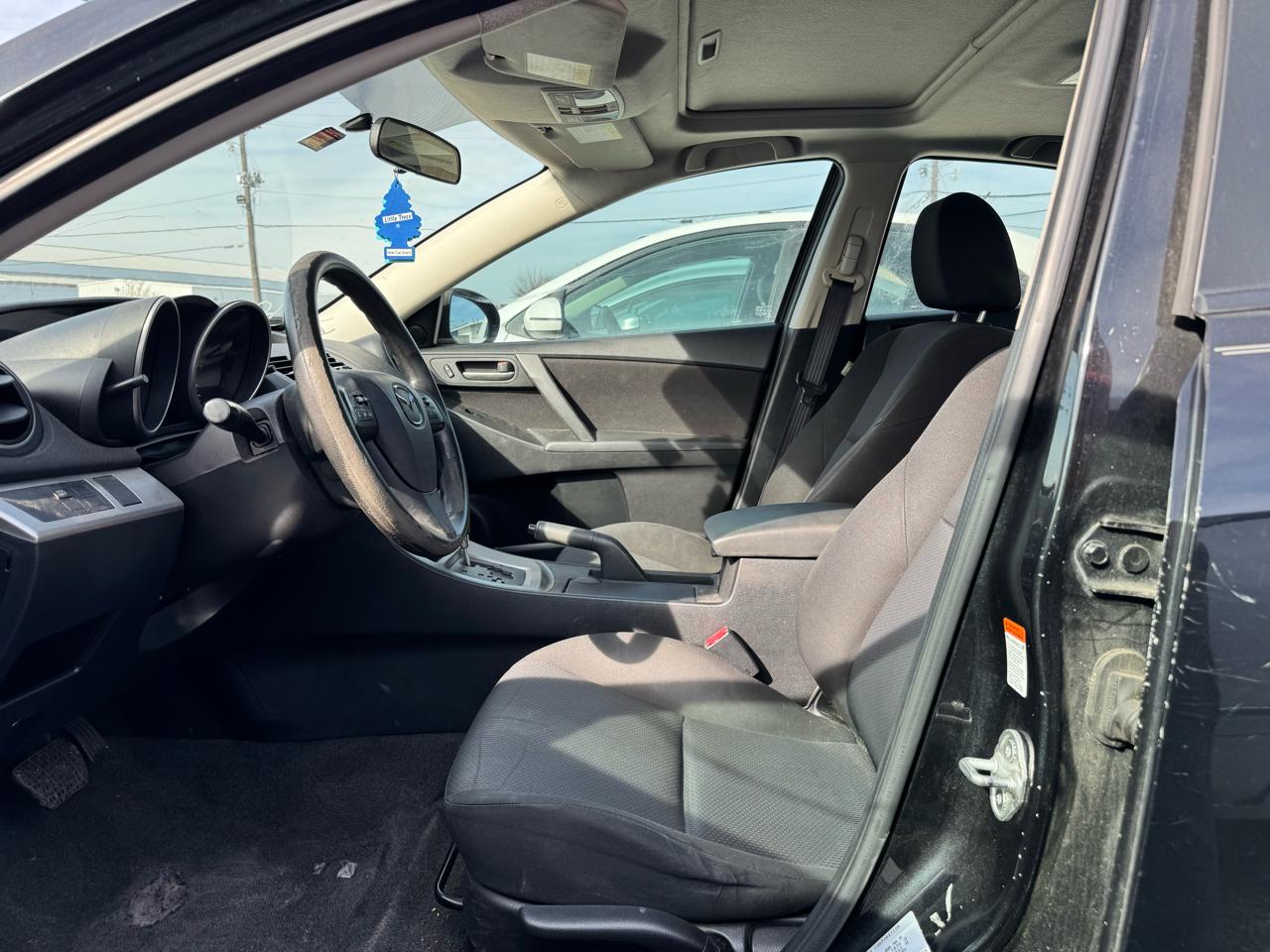 Mazda MAZDA3 i Touring 4-door 2010