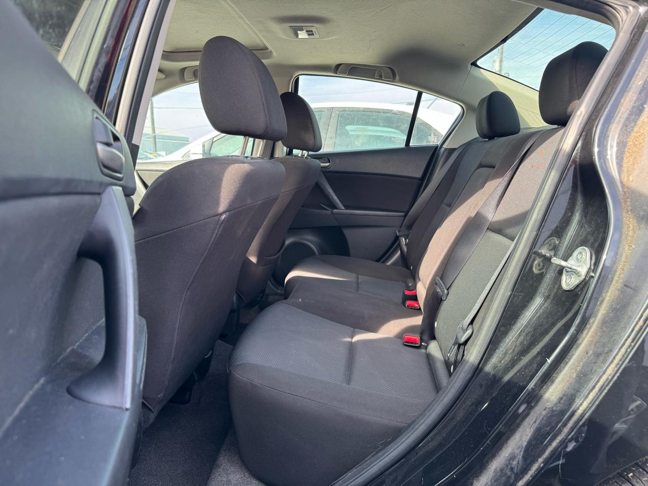 Mazda MAZDA3 i Touring 4-door 2010