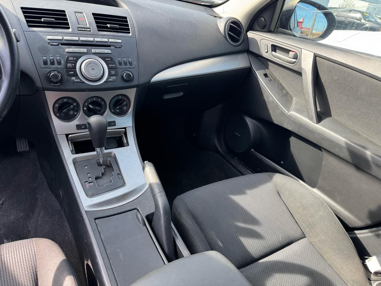 Mazda MAZDA3 i Touring 4-door 2010