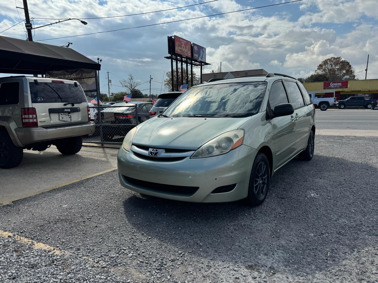 Toyota Sienna LE 7-Passenger 2006