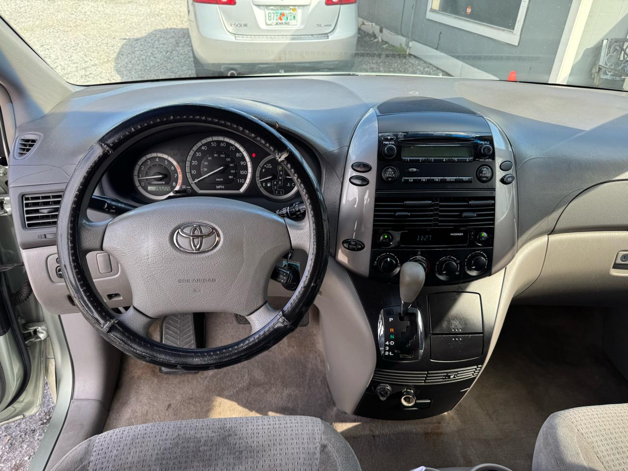 Toyota Sienna LE 7-Passenger 2006