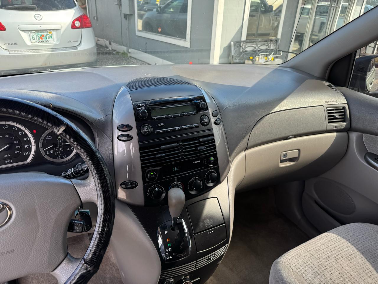 Toyota Sienna LE 7-Passenger 2006