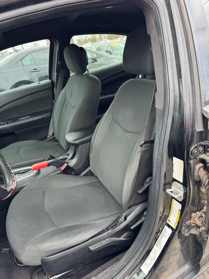 Chrysler 200 LX 2012