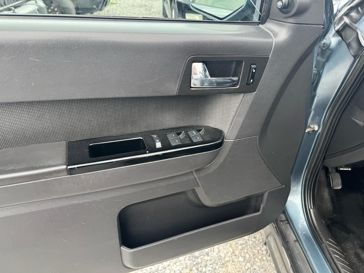 Ford Escape Limited FWD 2010