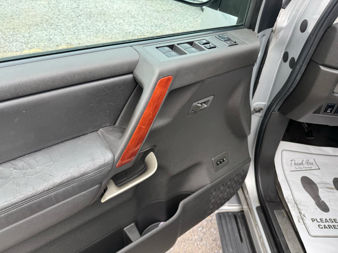 Infiniti QX56 RWD 2005