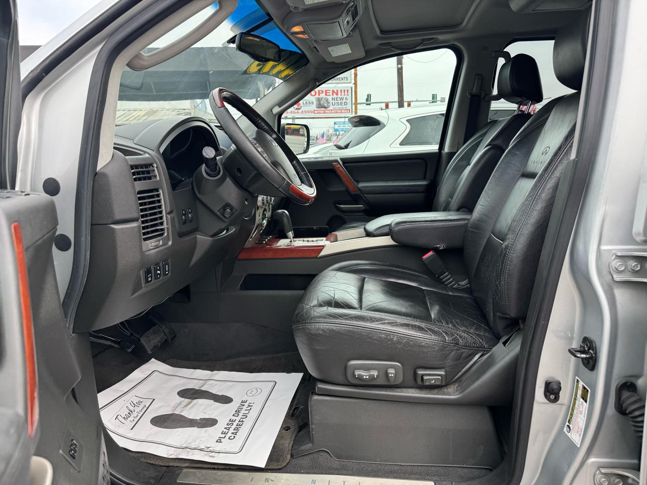 Infiniti QX56 RWD 2005