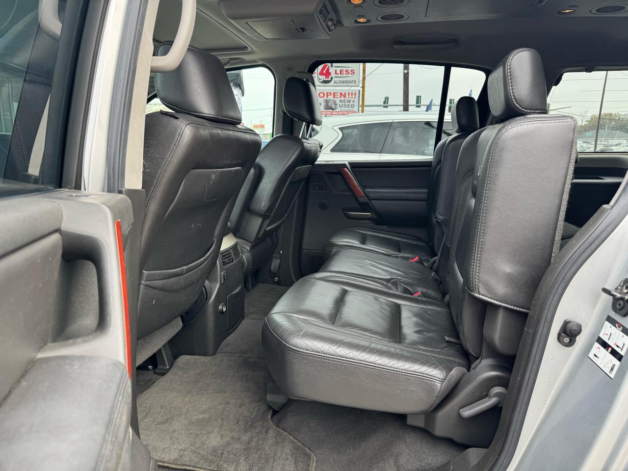 Infiniti QX56 RWD 2005