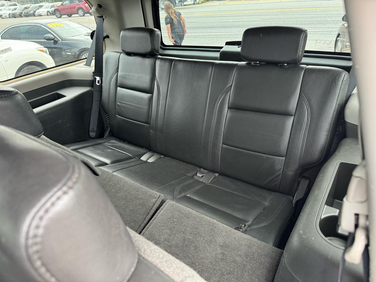 Infiniti QX56 RWD 2005