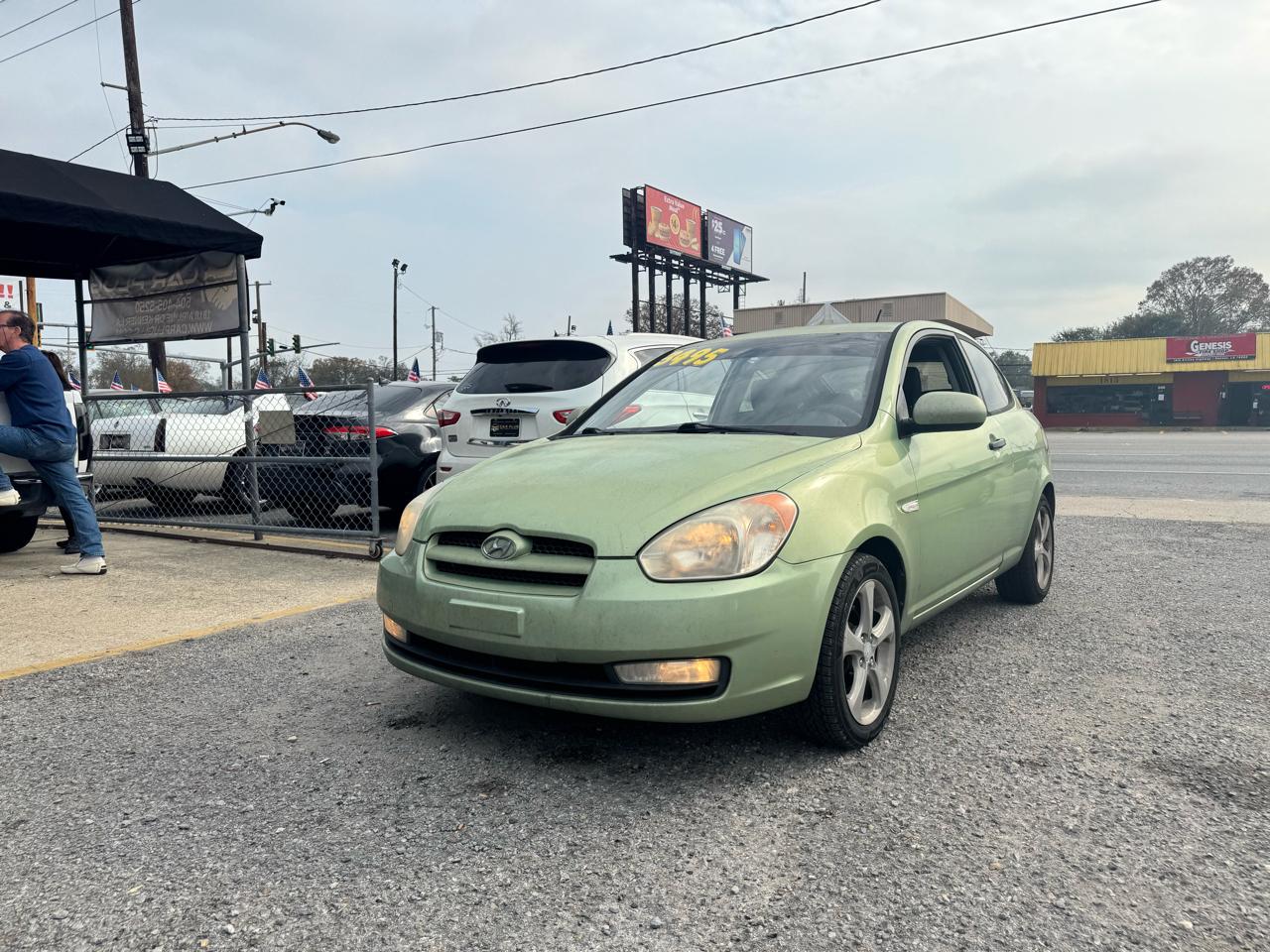 Hyundai Accent SE 3-Door 2011