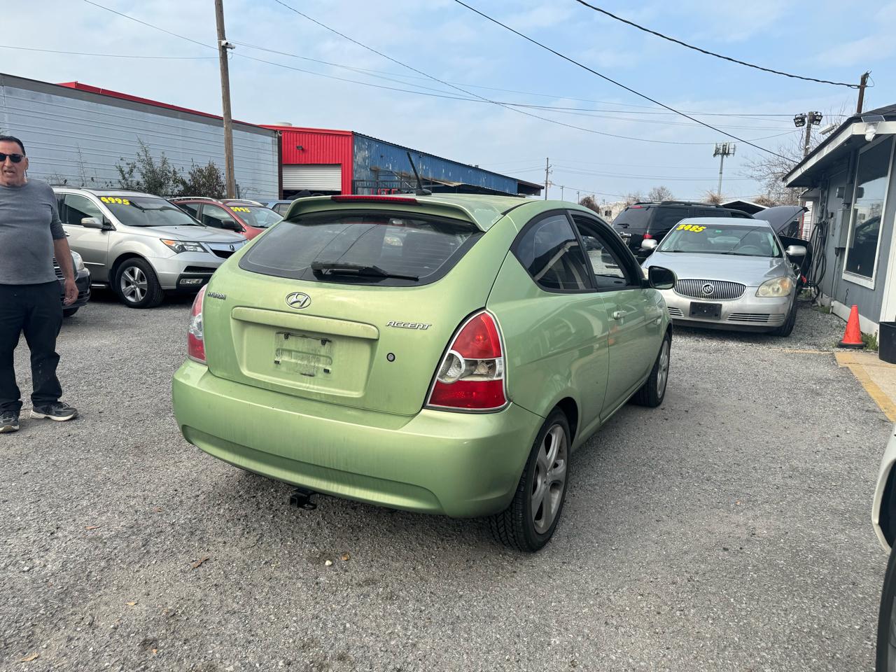 Hyundai Accent SE 3-Door 2011