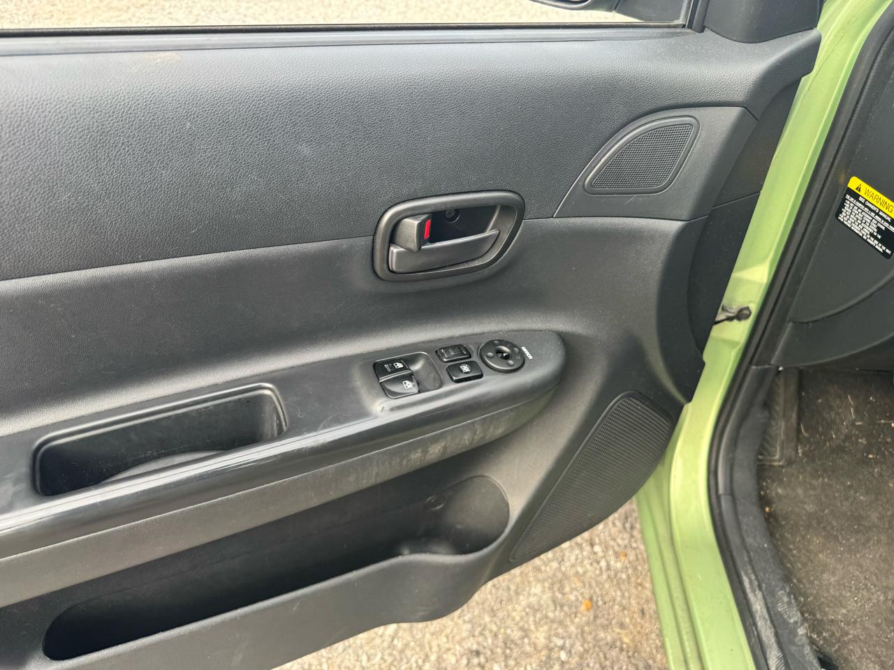 Hyundai Accent SE 3-Door 2011