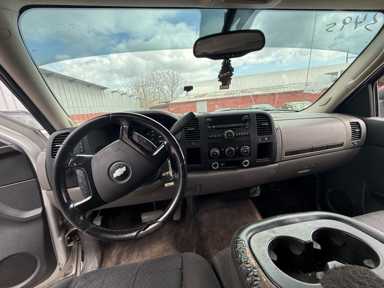 Chevrolet Silverado 1500 LS Crew Cab 2WD 2010