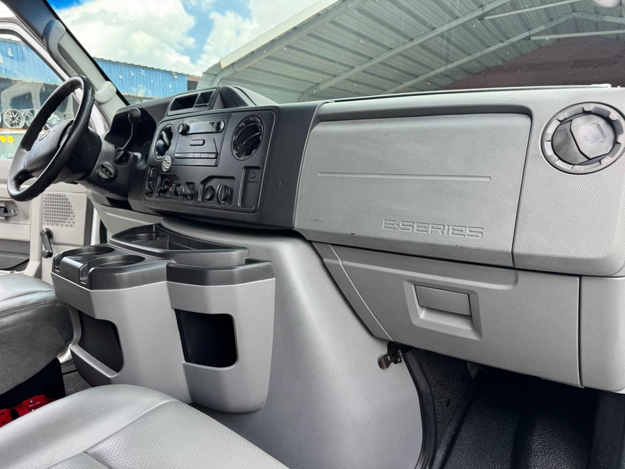 Ford Econoline E-250 Extended 2010