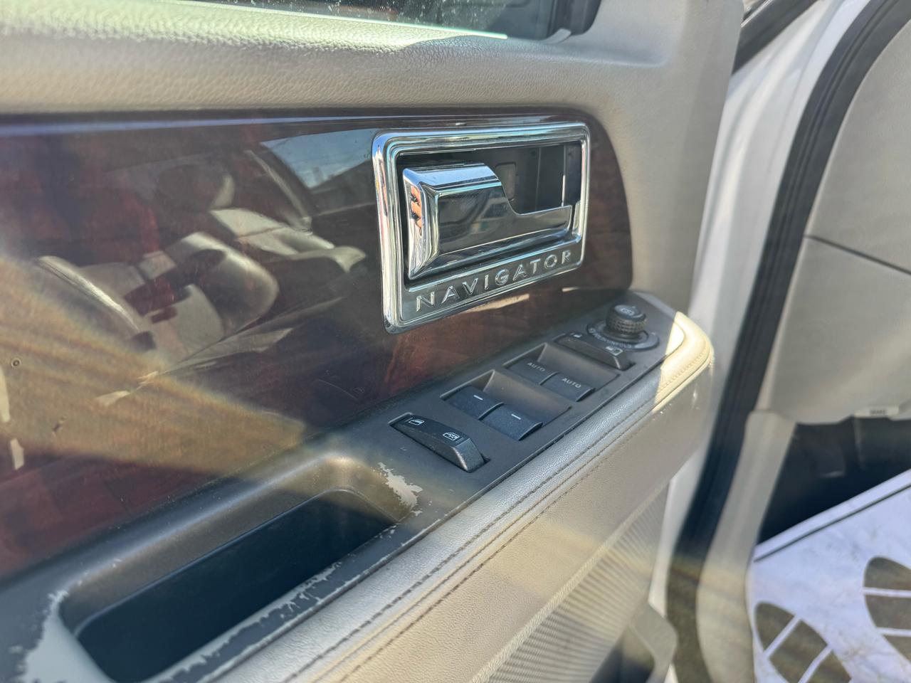 Lincoln Navigator 2WD 2011