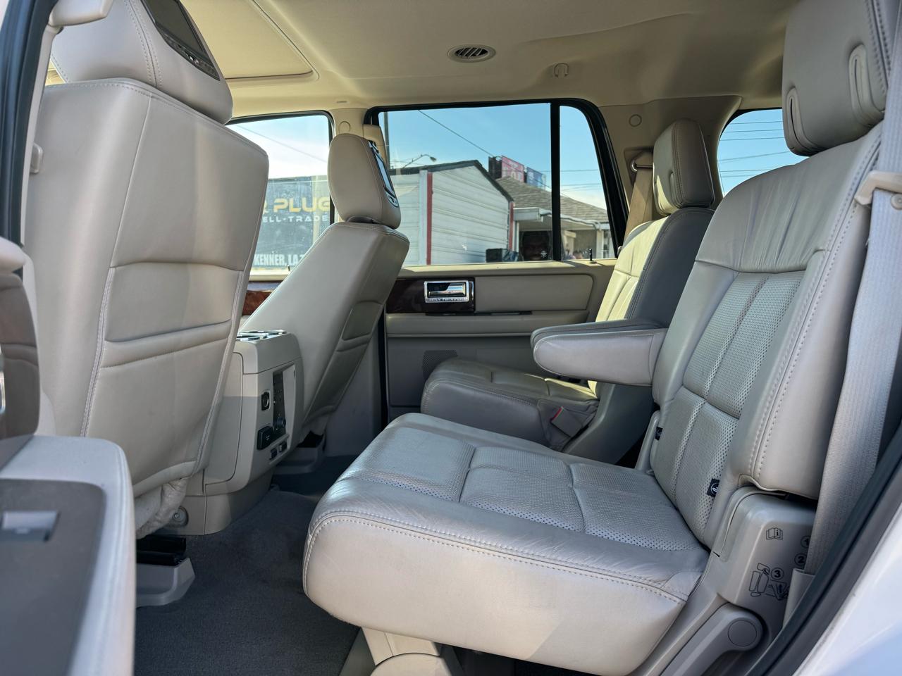 Lincoln Navigator 2WD 2011