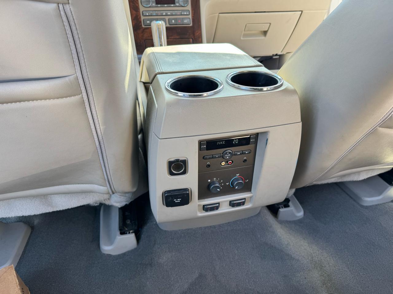 Lincoln Navigator 2WD 2011