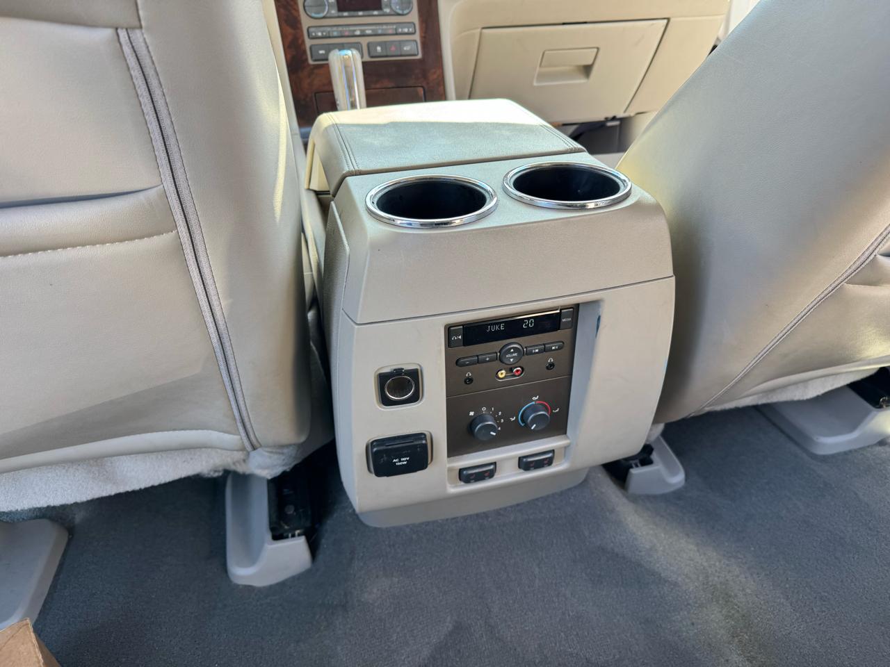 Lincoln Navigator 2WD 2011