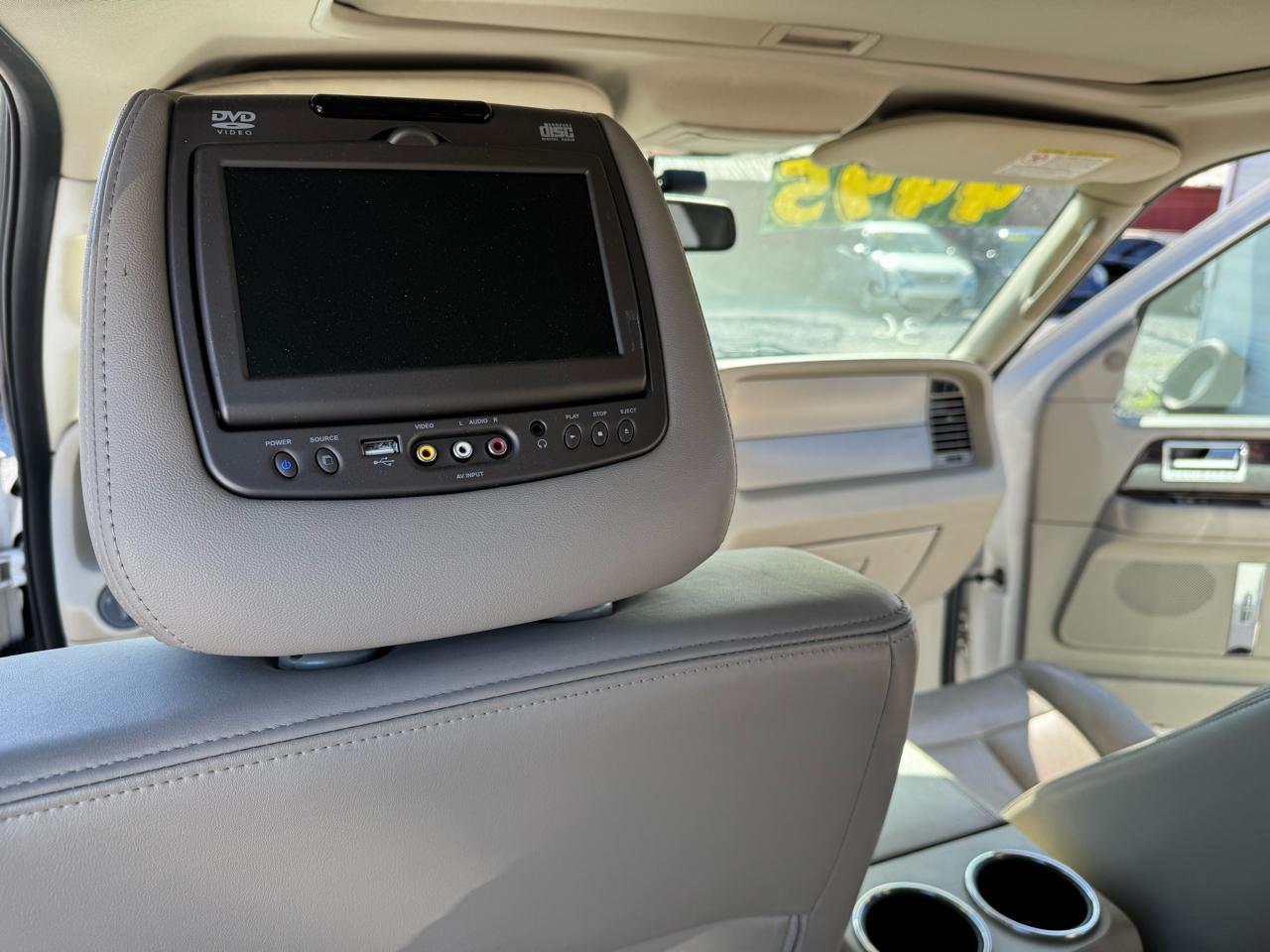 Lincoln Navigator 2WD 2011