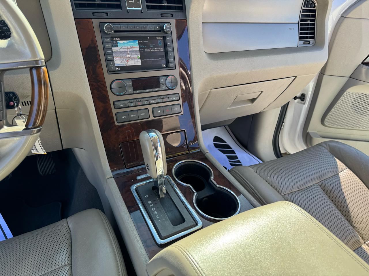 Lincoln Navigator 2WD 2011