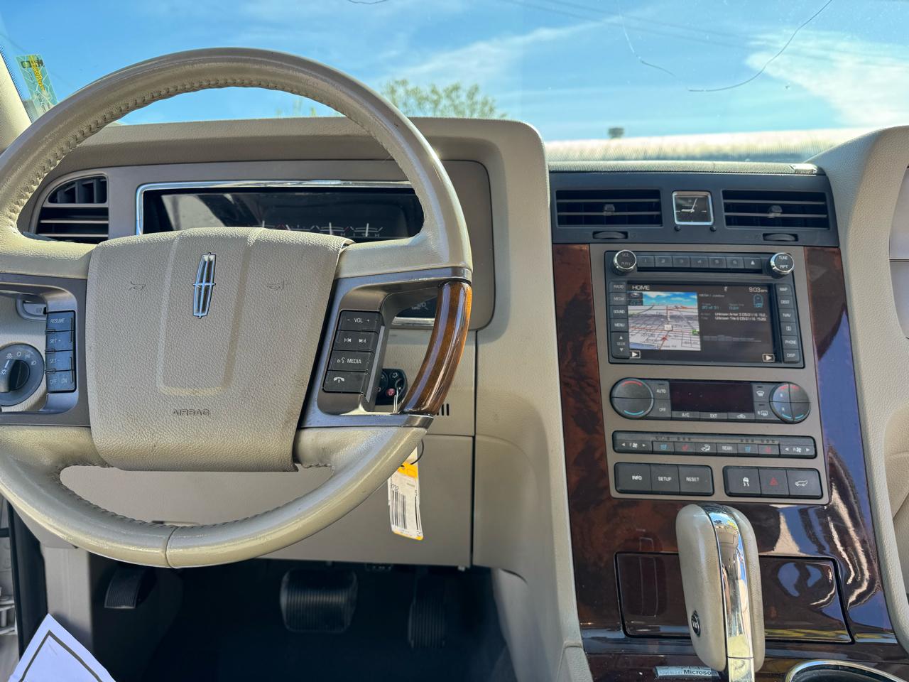 Lincoln Navigator 2WD 2011