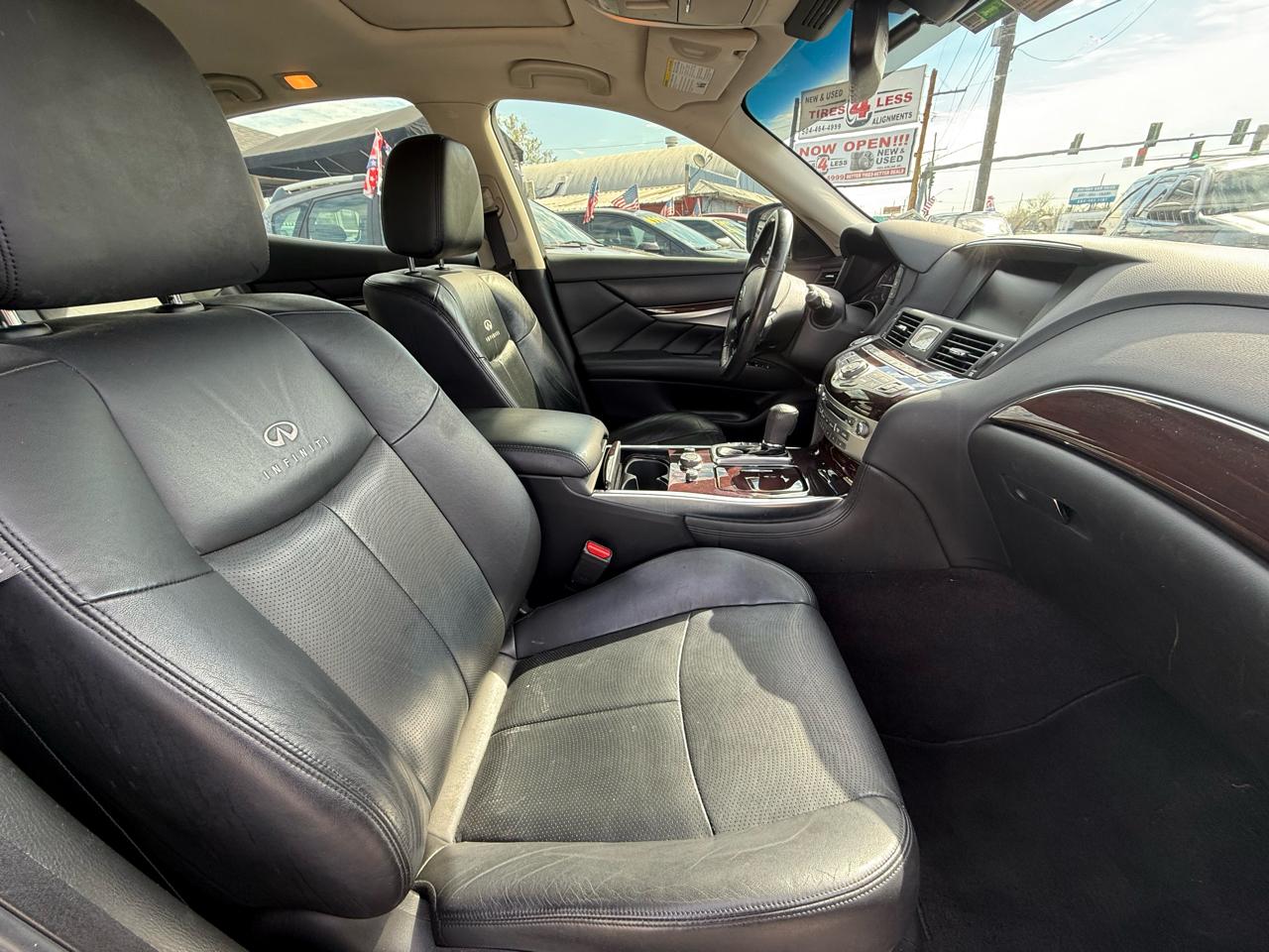 Infiniti M 37 2012