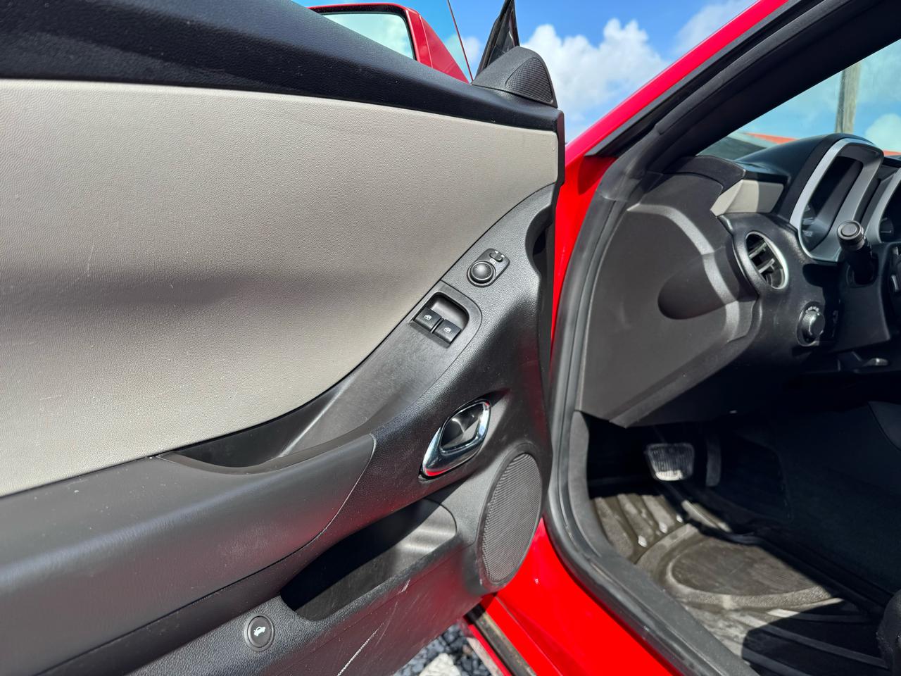 Chevrolet Camaro LS Coupe 2011