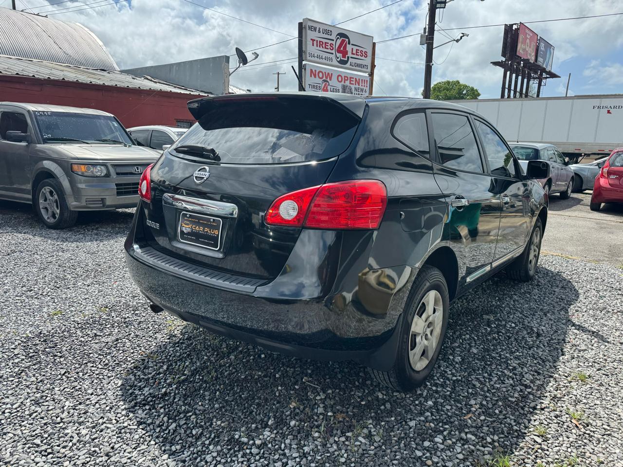 Nissan Rogue S FWD Krom Edition 2012