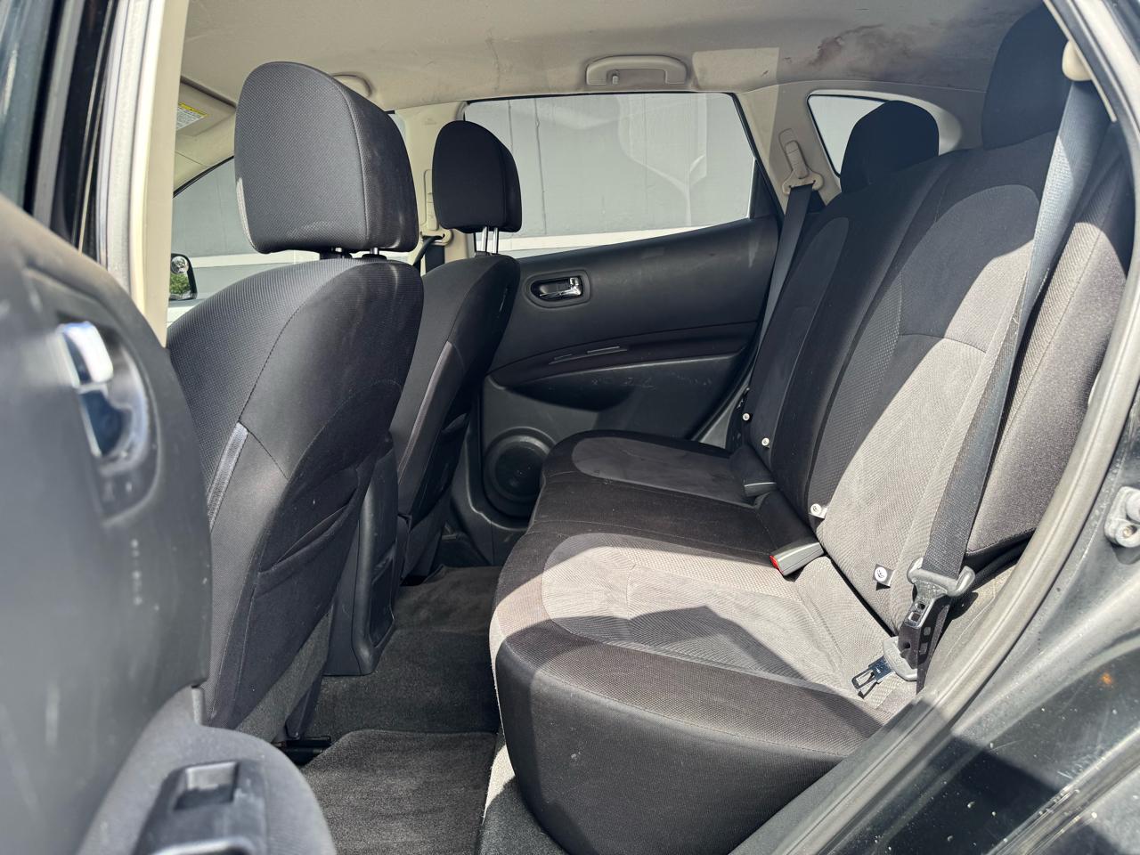 Nissan Rogue S FWD Krom Edition 2012