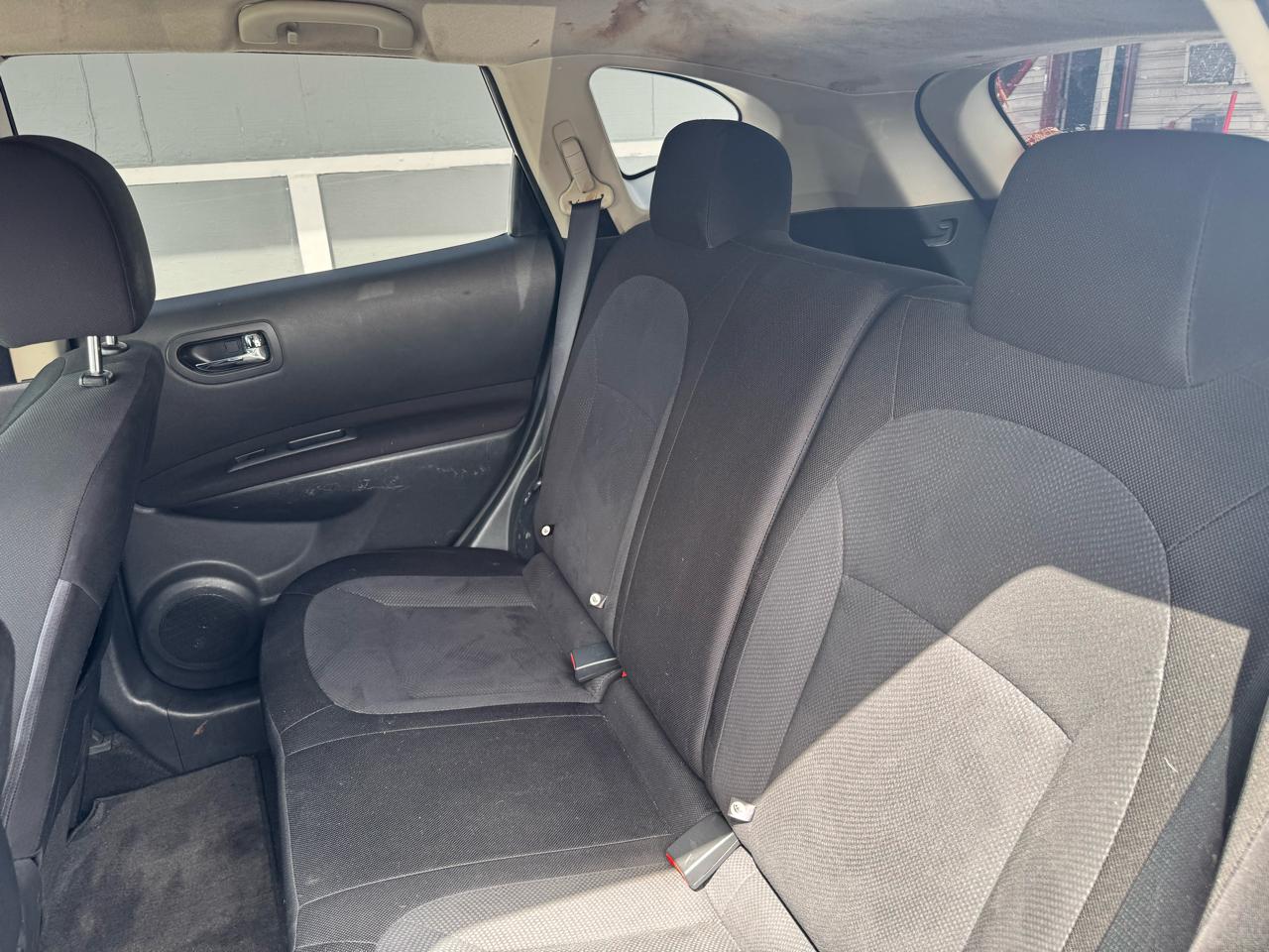 Nissan Rogue S FWD Krom Edition 2012