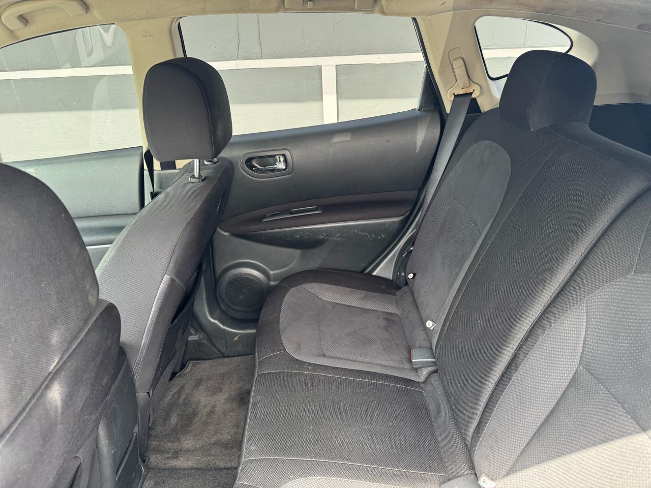 Nissan Rogue S FWD Krom Edition 2012