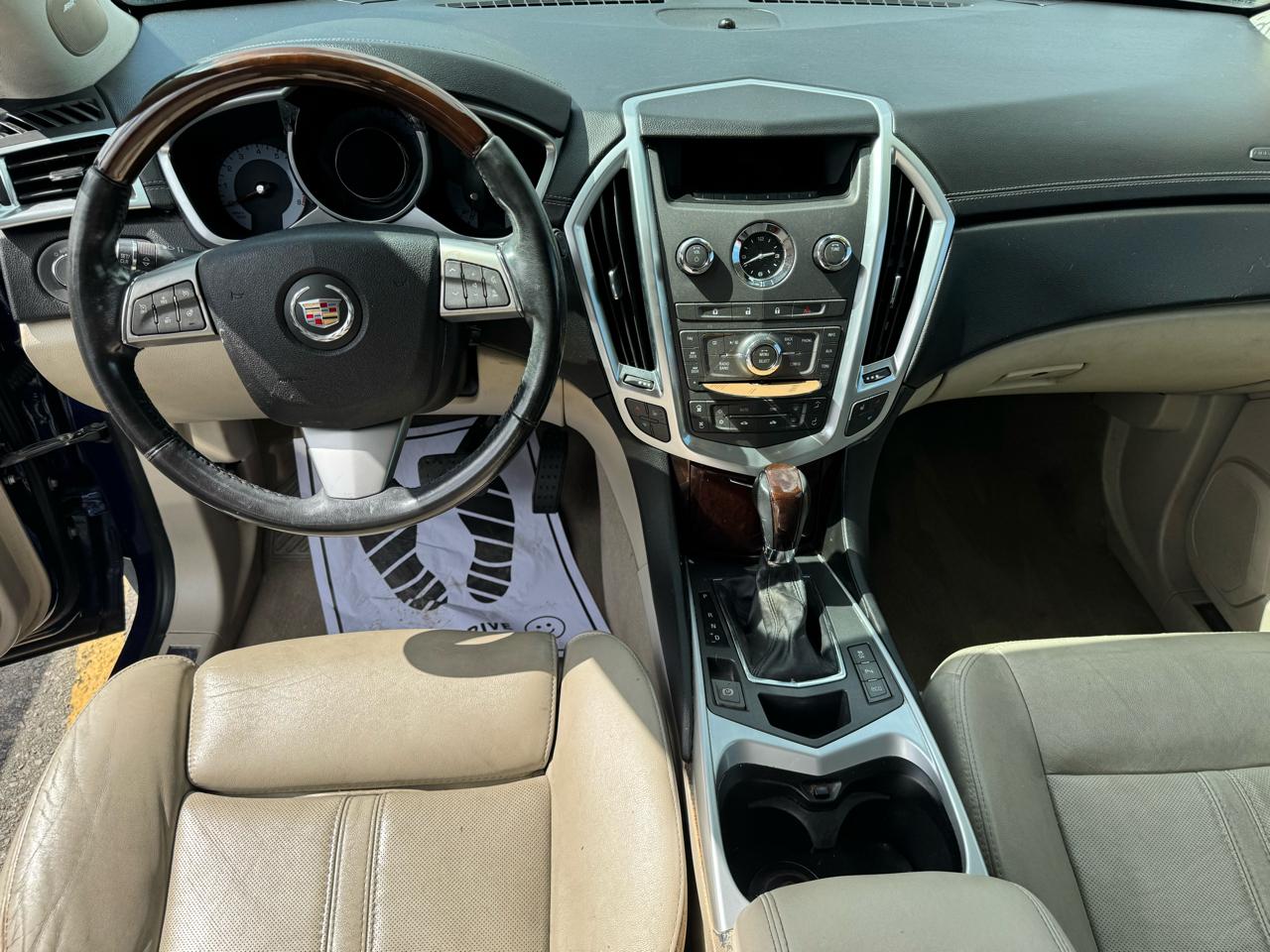 Cadillac SRX Luxury 2012