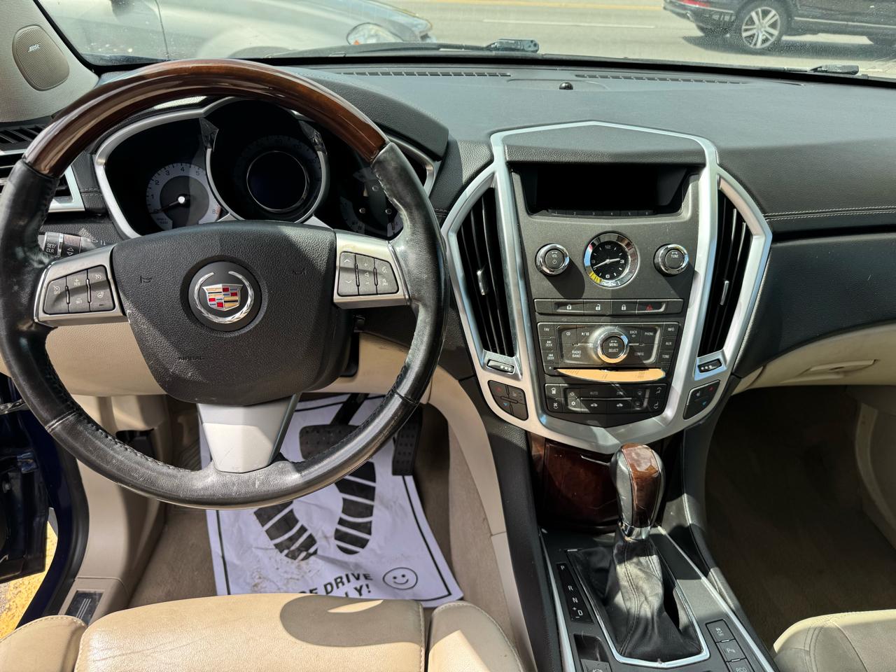 Cadillac SRX Luxury 2012