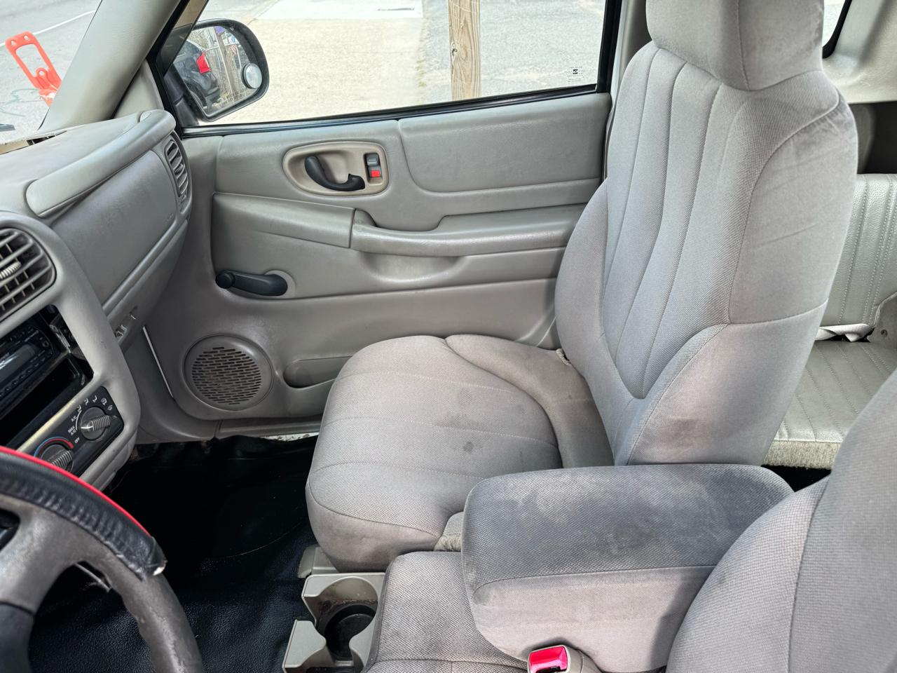 GMC Sonoma SL Ext. Cab 2WD 2003