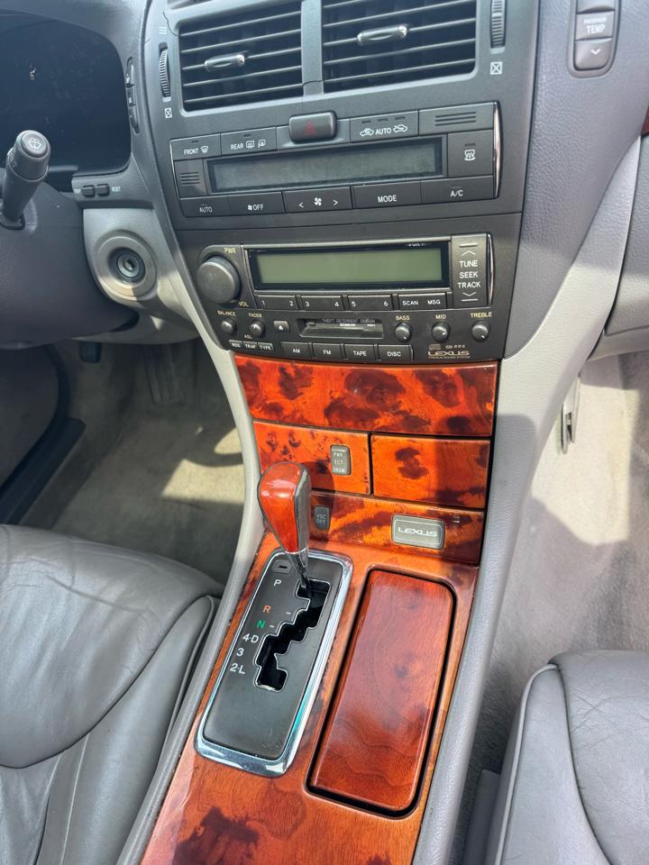Lexus LS 430 Sedan 2001