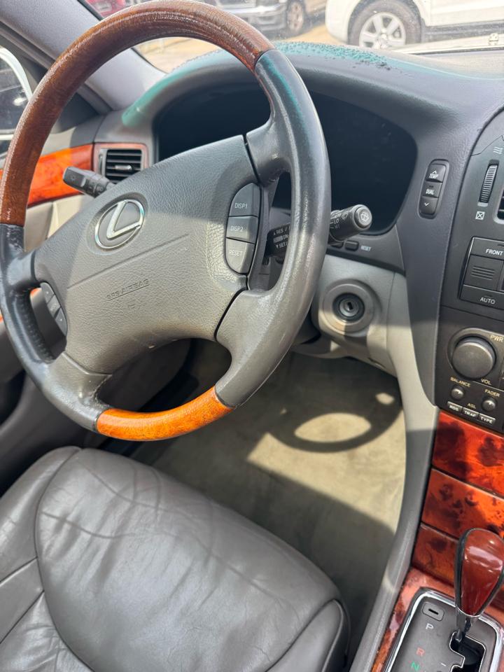 Lexus LS 430 Sedan 2001