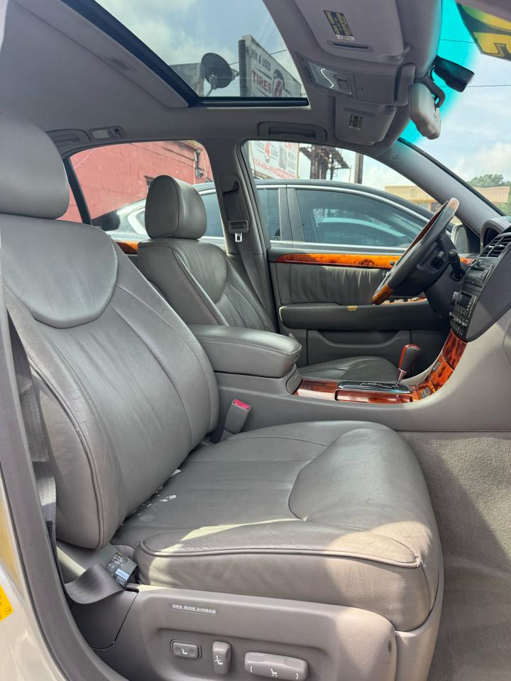 Lexus LS 430 Sedan 2001