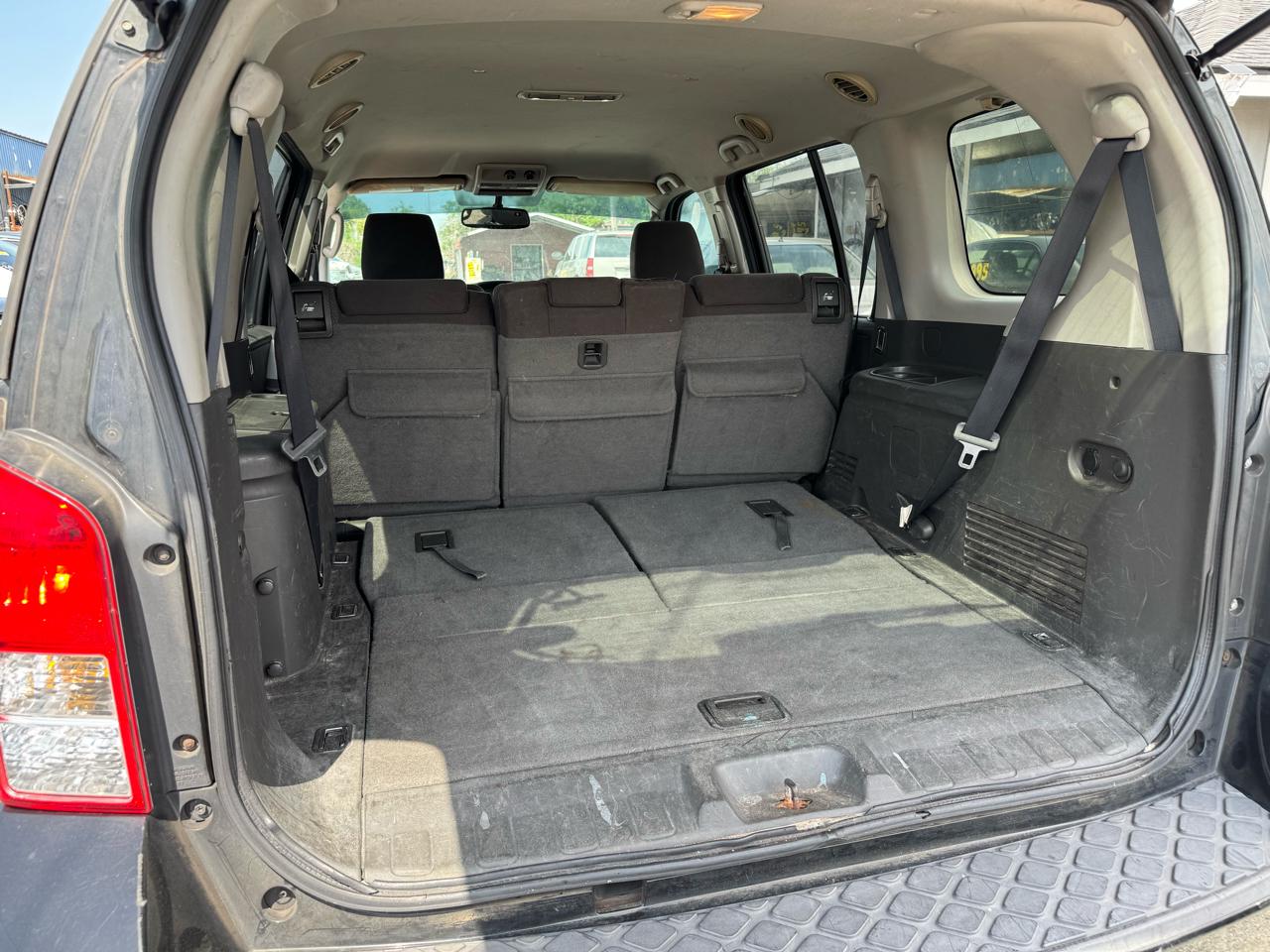 Nissan Pathfinder LE 2WD 2011