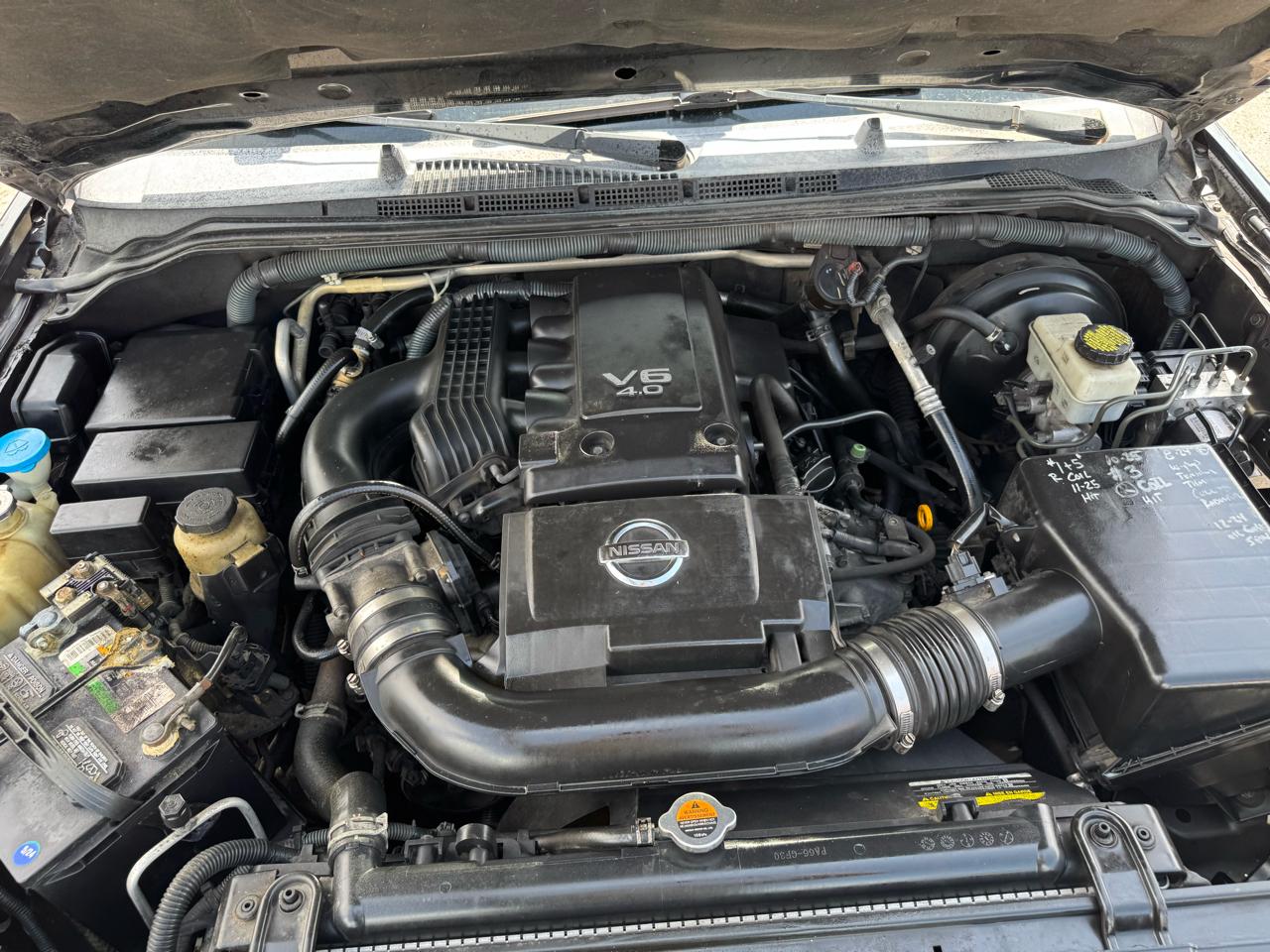 Nissan Pathfinder LE 2WD 2011